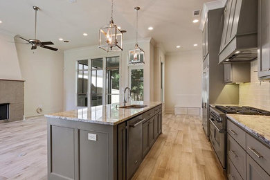 Kitchen - kitchen idea in New Orleans