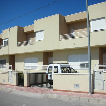 EDIFICIO HONDÓN DE LOS FRAILES. 9 VIVIENDAS ADOSADAS.