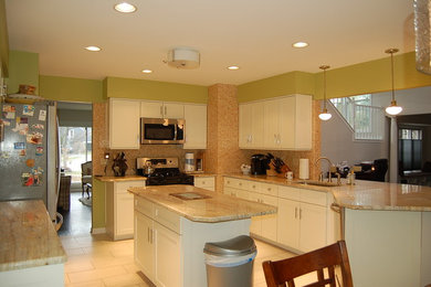 Kitchen photo in Chicago