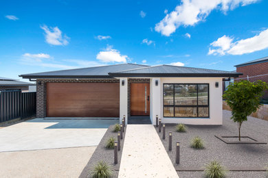 Photo of a modern exterior in Canberra - Queanbeyan.