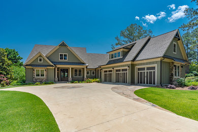 Example of an exterior home design in Atlanta