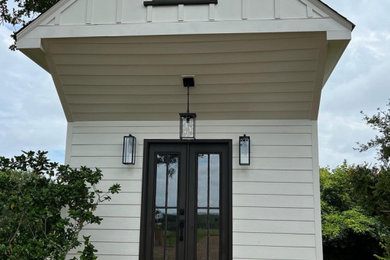 Inspiration for a cottage exterior home remodel in Atlanta