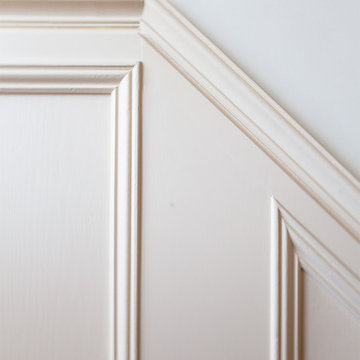 Red Front Entrance, Hall Area and Staircase