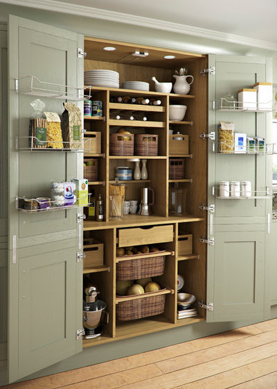 Traditional Kitchen by Holme Design