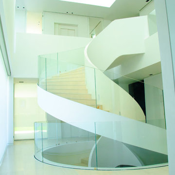Escalera de caracol en vidrio