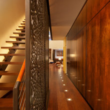 Stairs/railings/bannisters