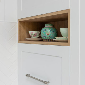 Traditional Light-Filled Arana Hills Kitchen