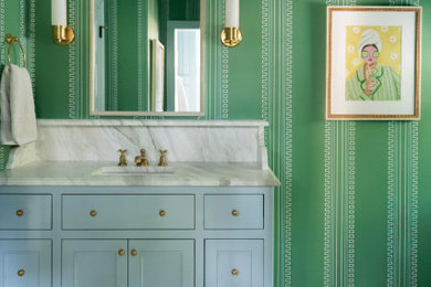 Example of a classic bathroom design