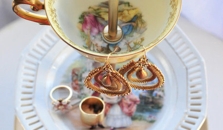 How to Make a Jewellery Stand From Old Crockery