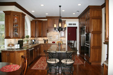 Design ideas for a traditional kitchen in Jacksonville.