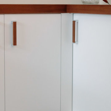 Arbeitszimmer Nussbaum, Linoleum und Lack
