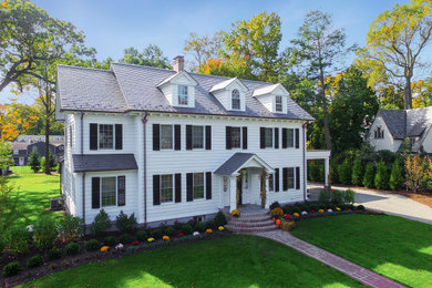 Example of a classic home design design in New York