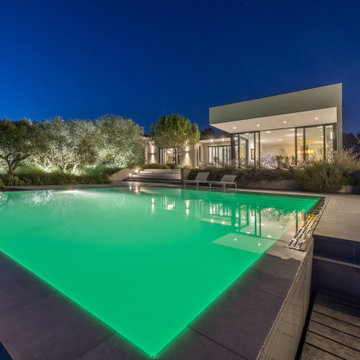 Maison contemporaine de nuit