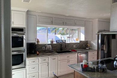 Trendy kitchen photo in Dallas