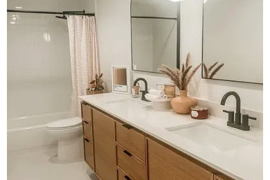 Bathroom photo in Houston
