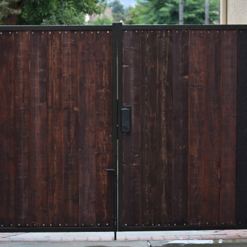 Swing Gate (Wood + Iron)