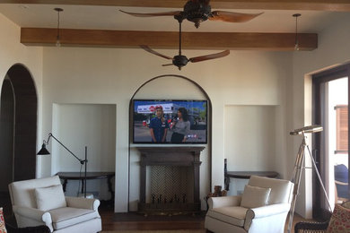 Family room - craftsman family room idea in Charleston