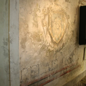 Finto affresco all'ingresso