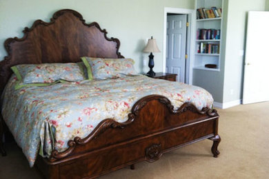 Inspiration for a mid-sized guest carpeted bedroom remodel in Denver with green walls