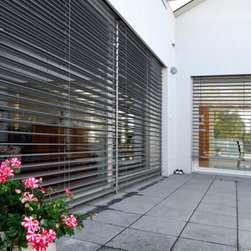 Villa singola con frangisole - Products