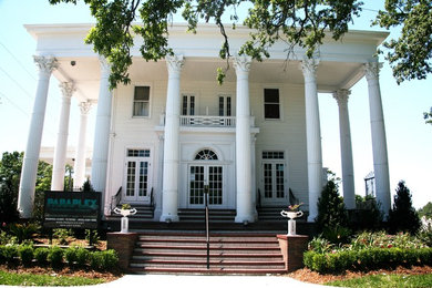 Elegant exterior home photo in New Orleans