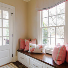 Entry / foyer