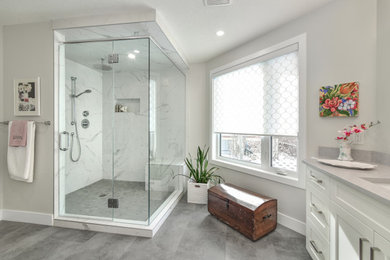 Example of an eclectic bathroom design in Calgary