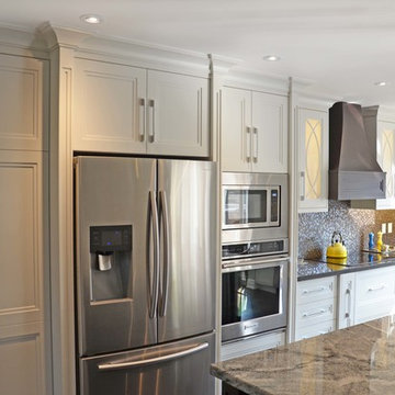 Two-tone Transitional Kitchen