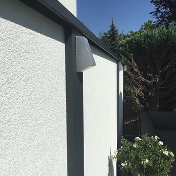 Sichtschutz Lärmschutz und Windschutz an einer Terrasse und im Garten