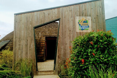 Aménagement d'une façade de maison contemporaine.