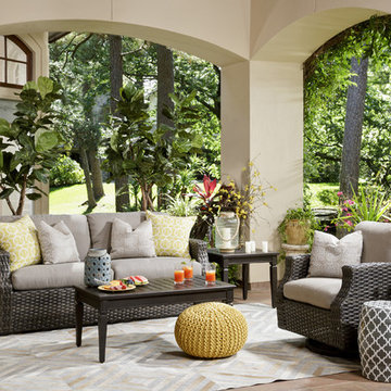 Outdoor Wicker Living Room / Patio