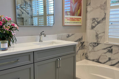 Inspiration for a modern bathroom remodel in Miami