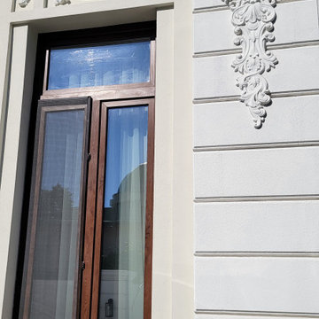 Galati 7 - Window with decorative surround