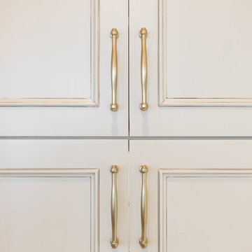 Showplace EVO Savannah Kitchen, in Accessible Beige with Walnut Glaze
