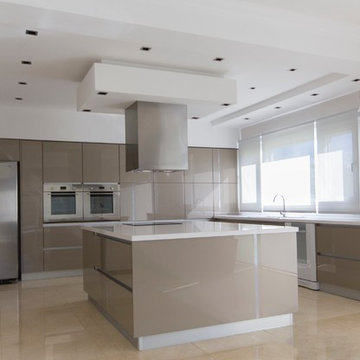 Contemporary High-Gloss Metallic Kitchen
