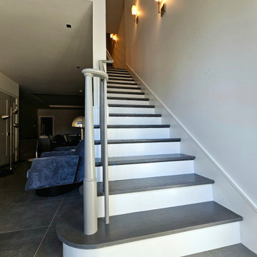 Project #112 | Traditional Staircase with Continuous Rail System