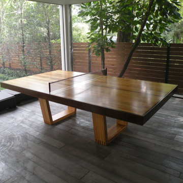 Outdoor dining , ping-pong table