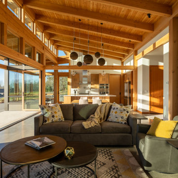 Bay views and extra room for extended family