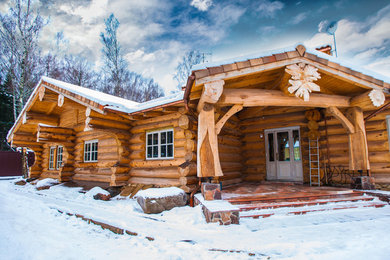 Red cedar log home in Moscow region - 480 m2.