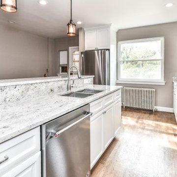 D.C. Kitchen w/ Island Riser