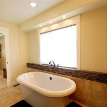 clawfoot tub