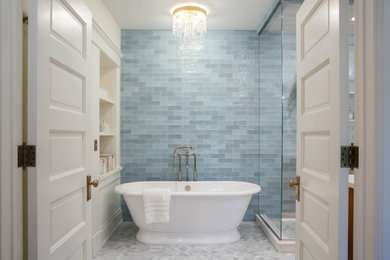 ミネアポリスにあるヴィクトリアン調のおしゃれな浴室の写真
