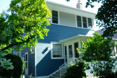 Example of an exterior home design in Chicago