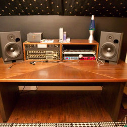 Recent furnishings - Desks And Hutches