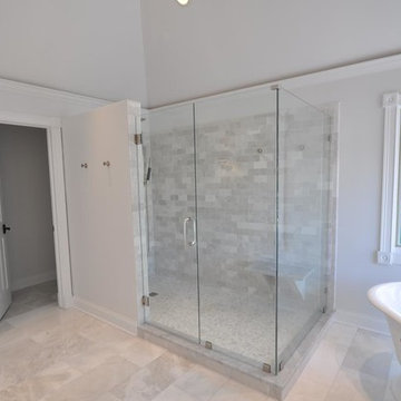 Large Master Bathroom w/ Free Standing Tub