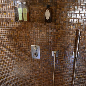 Dusche mit Mosaikflisen in Berlin
