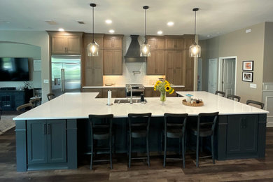 Kitchen - contemporary kitchen idea in Tampa