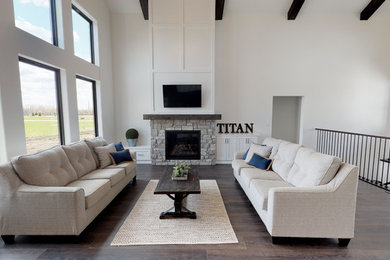Home design - cottage home design idea in Other