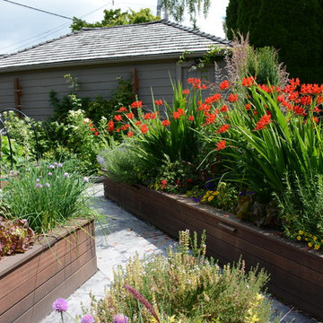 Raised Vegetable Bed / Ornamental Garden 2016