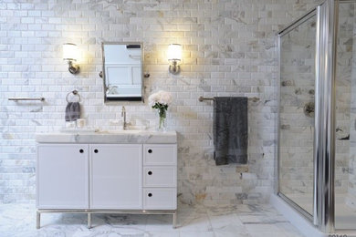 Bathroom - bathroom idea in New York